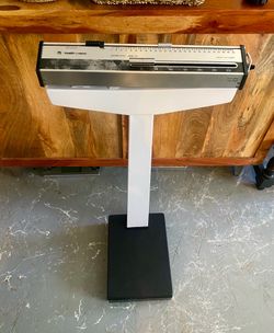 Vintage HEALTH O METER Doctor's Scale Style Weight Scale 350lb Model 230