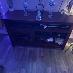 TV Credenza/ Stand/ Buffet