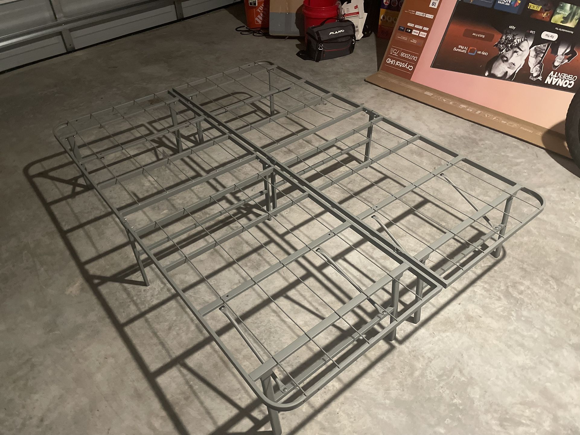 Grey Twin Beframe