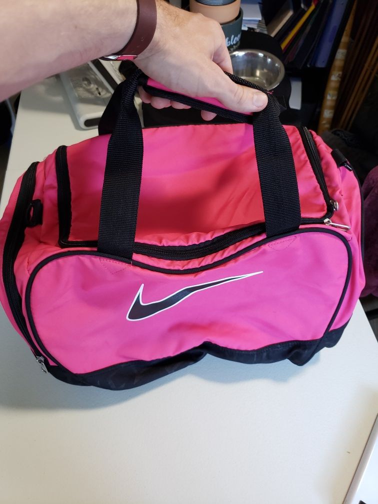 New pink duffle bag
