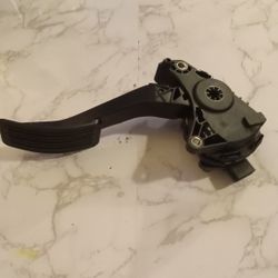 Accelerator Pedal 2013 Nissan Altima 2.5 Litters