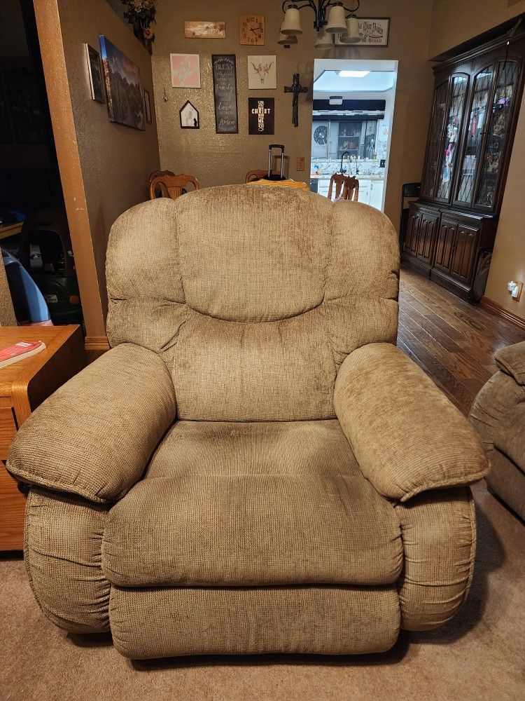 Oversized recliner