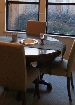 Macy's Daria Extendable Pedestal Dining Table (with Leaf) & 4 Parsons Chairs