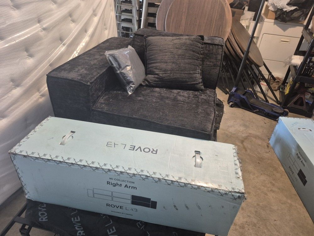 M1 Sofa Loveseat in Carbon Black, Like New, Perfect Condition, only left arm opened