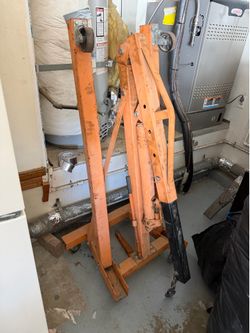 Engine hoist