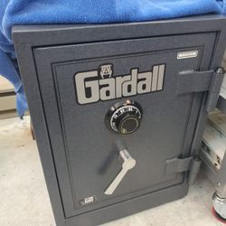 Gardall Fire Safe Like New 1612/2