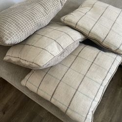 Free Pillows 