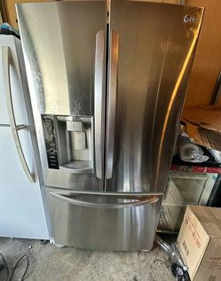 LG Stainless Steel French Door Refrigerator with Water Dispenser