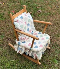 Vintage Wood Kids Rocking Chair With Heart Patterned Cushion Set