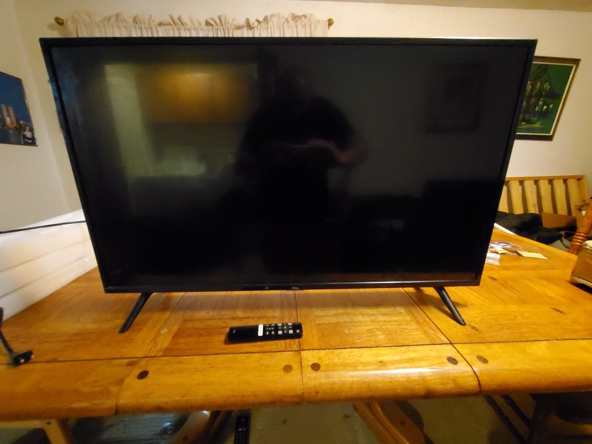 TCL TV 40 Inch HDR 1080p/60fps Works Great!