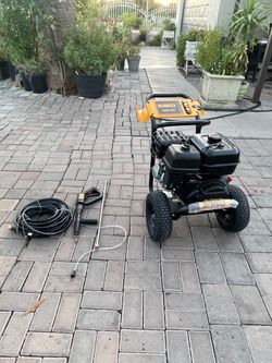 4400 PSI 4.0 GPM Gas Pressure Washer with 420cc Engine, Triplex Pump, Commercial Cold Water Power Washer