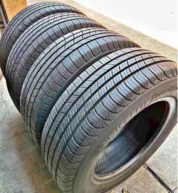 Set 195/65-15 Michelin con el 80% de vida