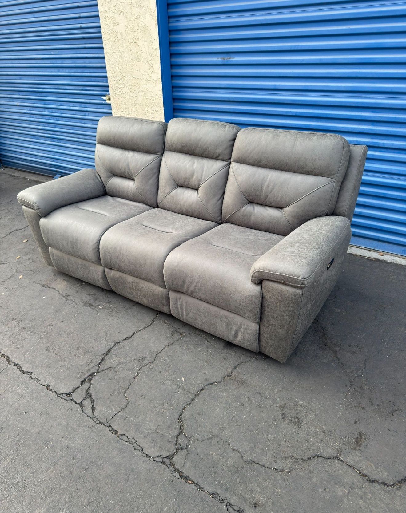 Lawton Fabric Power Reclining Sofa w/ Power Headrests – Gray (New)