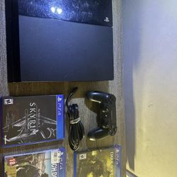 🎮 PlayStation 4 Console Bundle – Fully Tested, Works Perfectly! 🎮