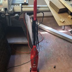 LOW PRICE MOVING- LIGHT WEIGHT VACCUM 