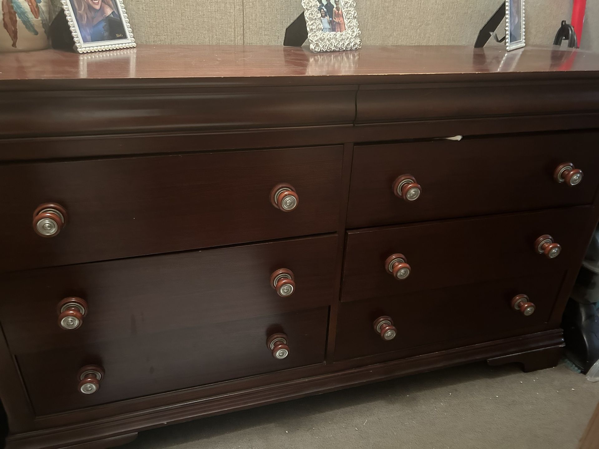 Dresser
