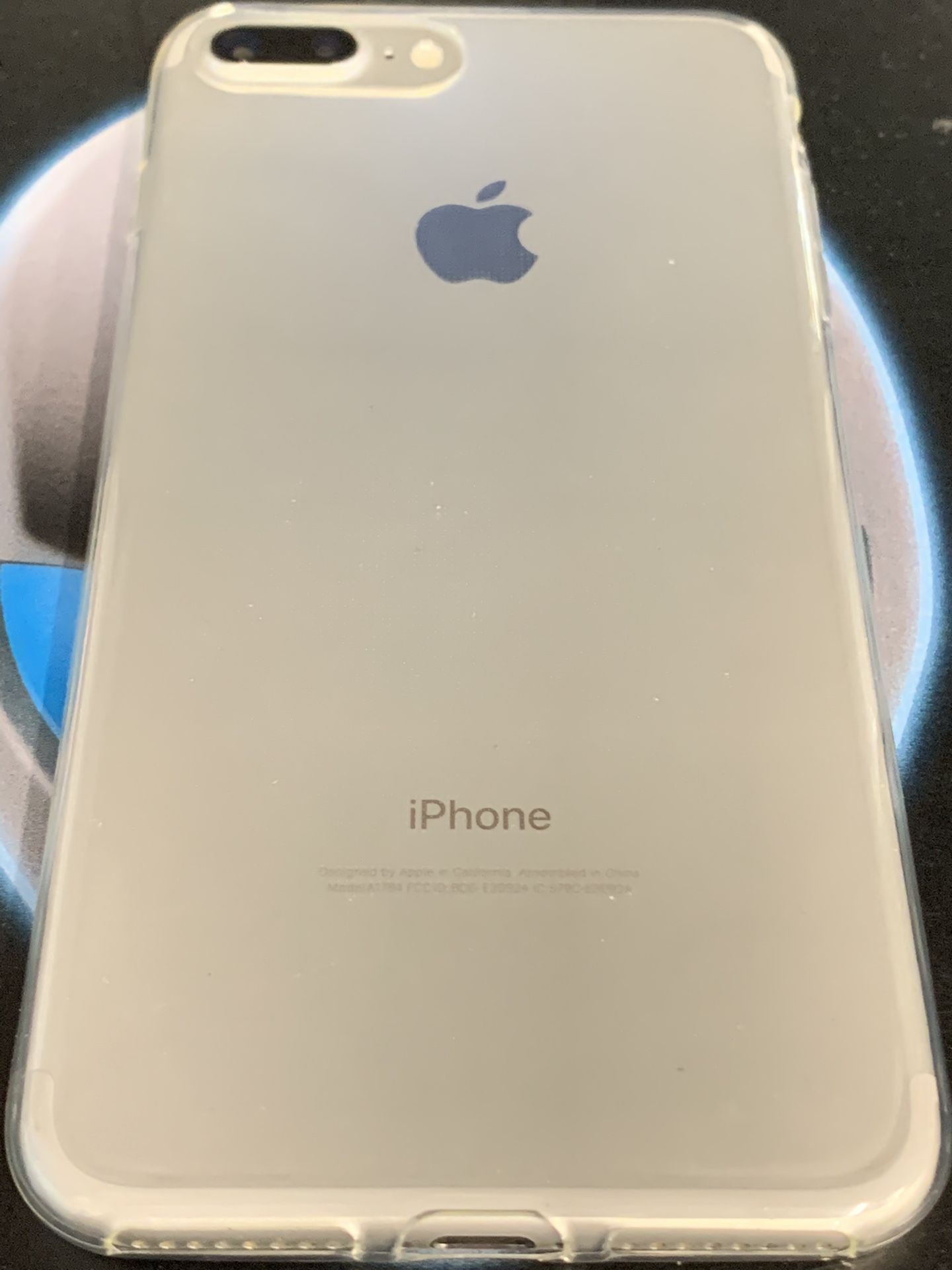 Apple iPhone 8+ Gold 64GB $330