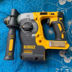 DEWALT 20V MAX Brushless SDS Rotary Hammer dch273b