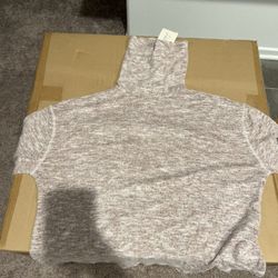 Turtle Neck Sweatshirt 