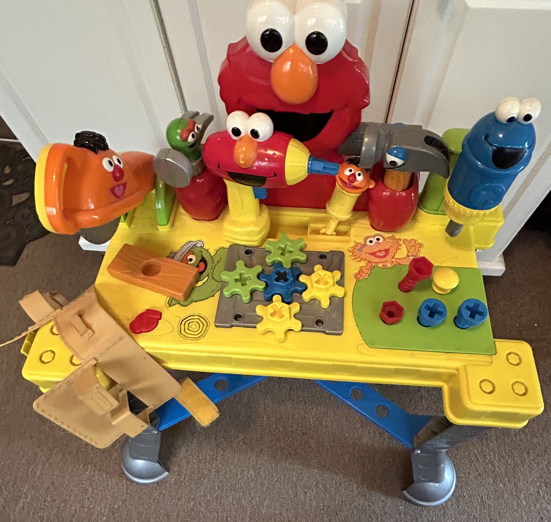 Sesame Street Sing ‘n Giggle Elmo Workbench