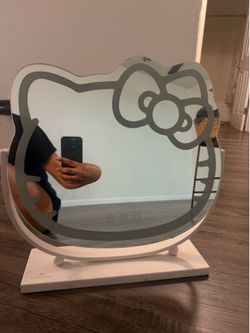 Authentic Impressions Vanity x Hello Kitty LED Makeup Mirror