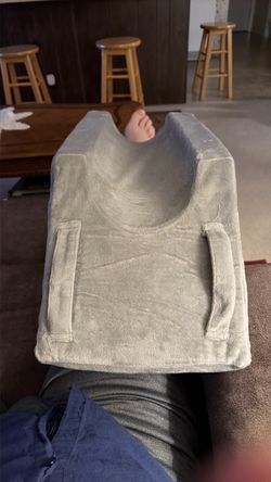 Leg cushion after knee surgery