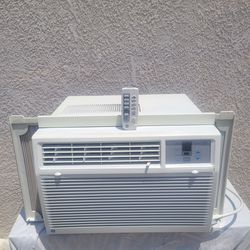 Air Conditioner /5250 BTU'S