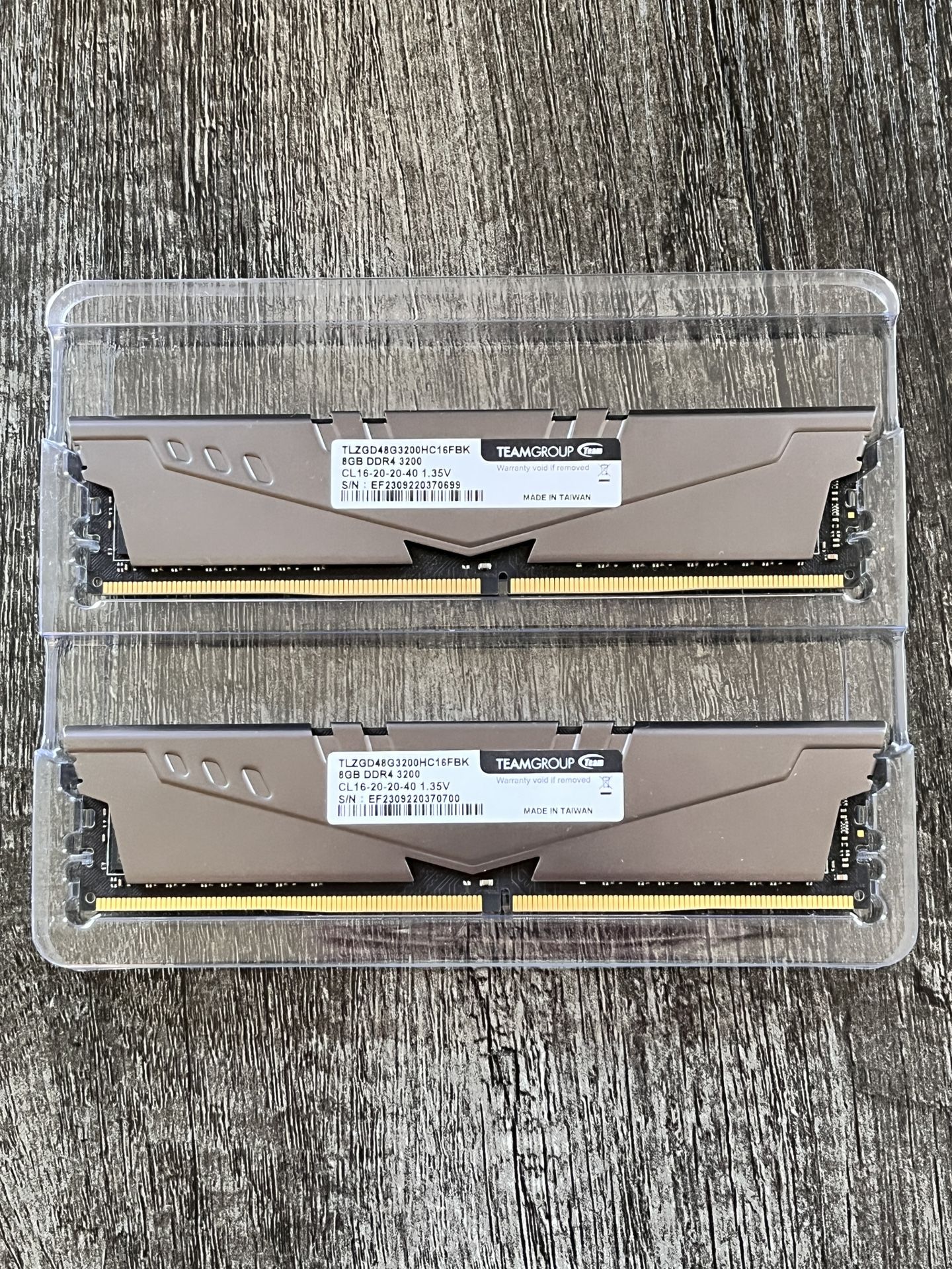 TeamGroup T-FORCE VULCAN Z 16GB (2 x 8GB) DDR4-3200 RAM - Memory