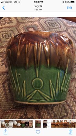 Vintage Unmarked vintage 1.5 gallon flower pot