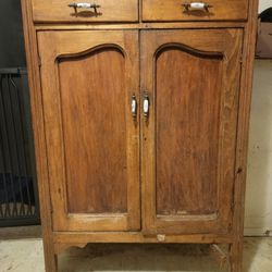 Wood Kitchen Cabinet!