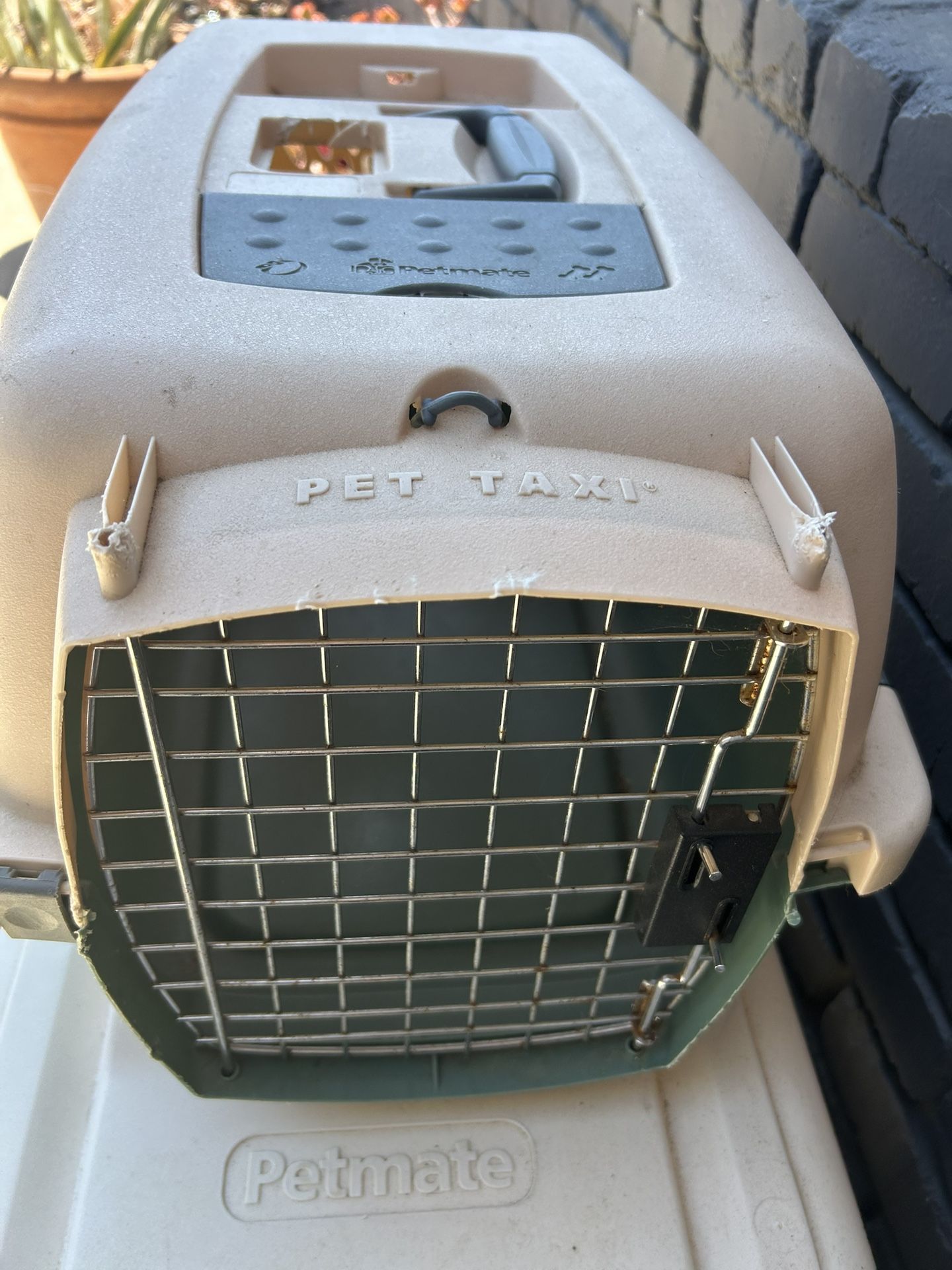 Dog Kennel/ Crate For Small Dog Or Cat