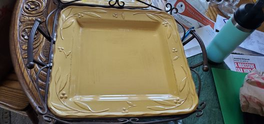 Gold stoneware platter with stand