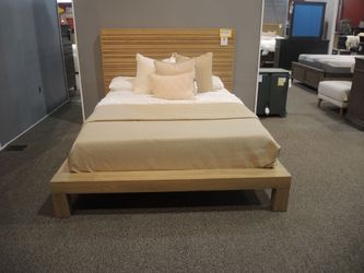 Modus Queen Panel Bed - Modern Oak Wood Slat Platform Frame - Floor Sample
