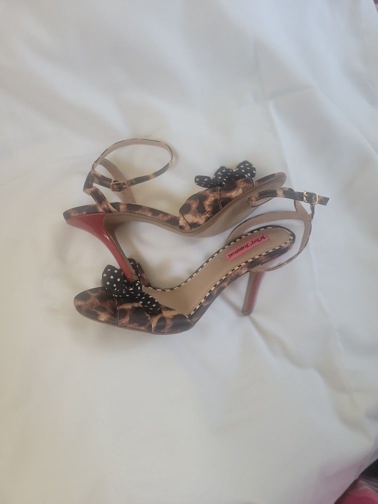 Betsey Johnson Ladies Sandels