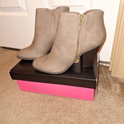 Charlotte Russe Taupe Ankle Bootie Sz 7 New 