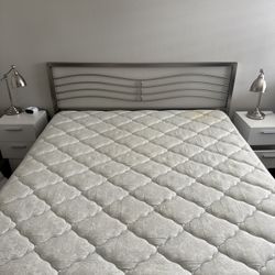 California King Bed And Silver Frame