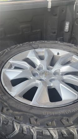 2021 Chevy Silverado rim