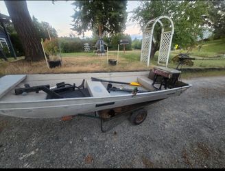 12 ft. Montgomery Ward Sea King aluminum row/fishing boat