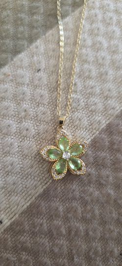 Green Flower Pendant Necklace Rotating Spinner CZ Crystal  Gift Jewely