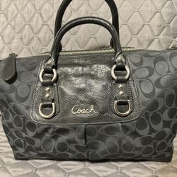 Coach Signature Bag