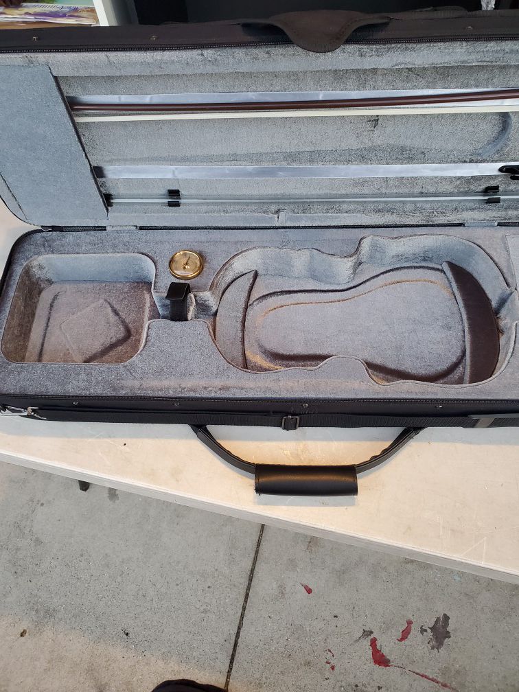 Large violin case in exellent condition