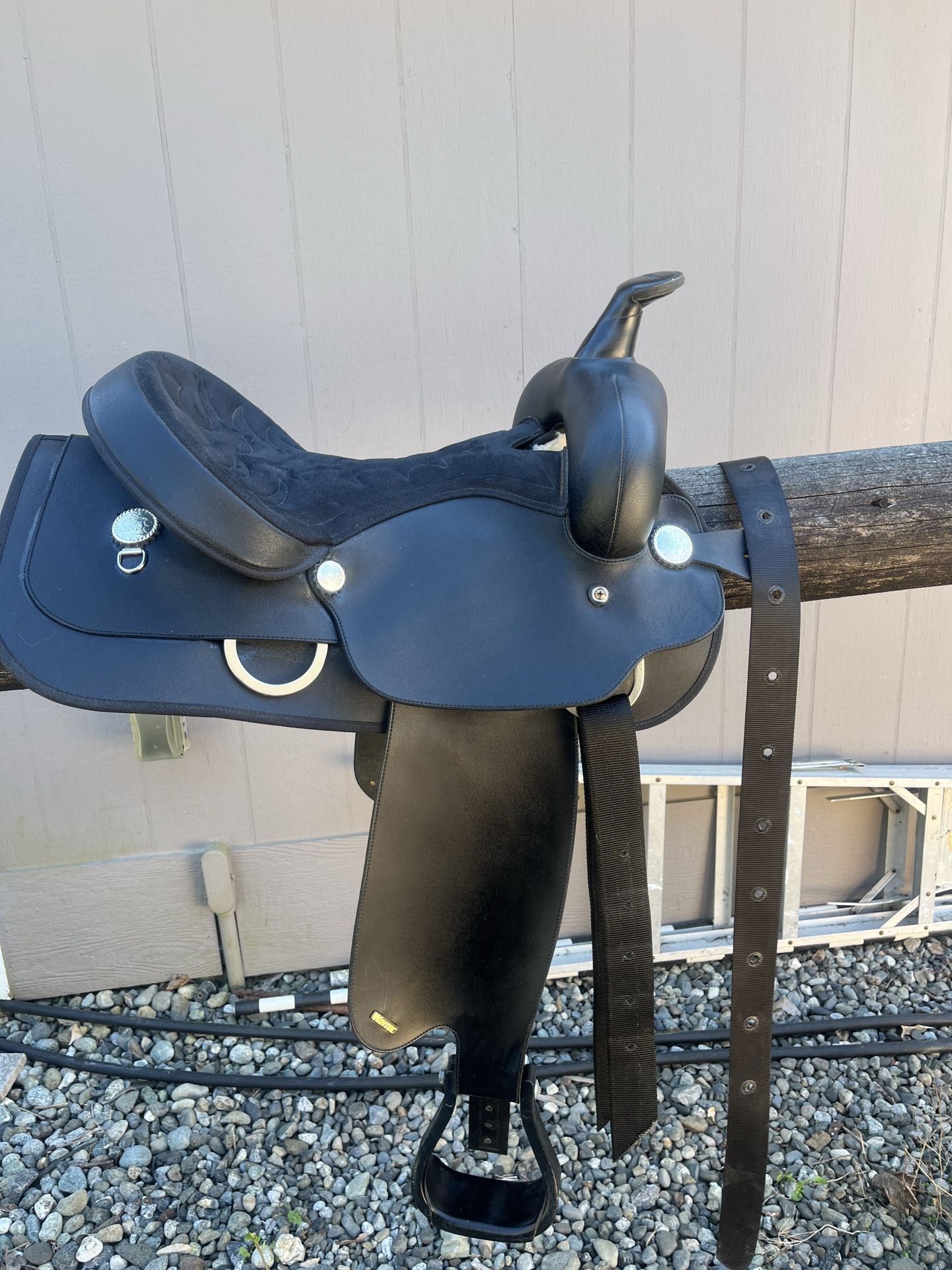 Black Wintec Synthetic Western 15” Saddle