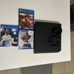 PS4 slim In Perfect Conditions 