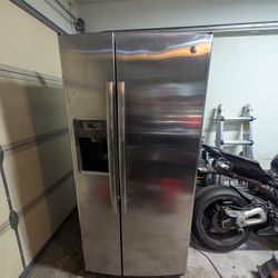 GE Refrigerator 