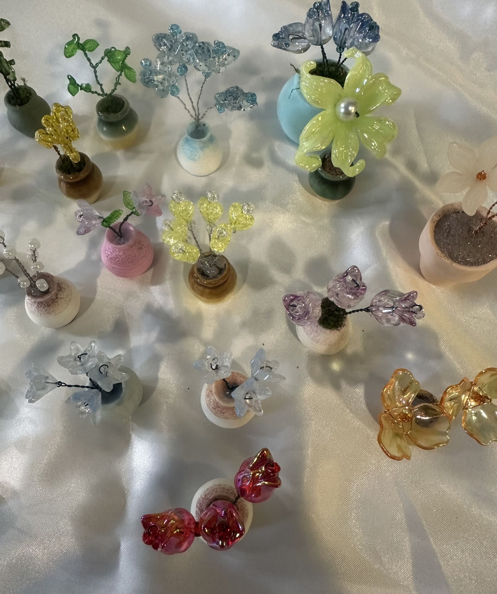 19. Beaded flowers in pots All For One Low Price