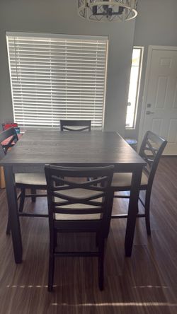 Dining room table with 4 chairs