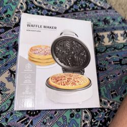 Ambiano Mini Snowflake Waffle Maker 5 Inch/New 550W    