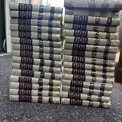 1983 Funk & Wagnalls New Encyclopedia Set Volumes 1-28