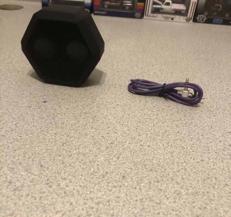 Black Hexagon Shaped Bluetooth Speaker,with cord-FREE SHIPPING!