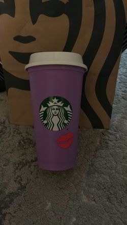 NEW STARBUCKS 2021 Valentines Day Color Changing Lips Reusable Hot Cup 16 oz